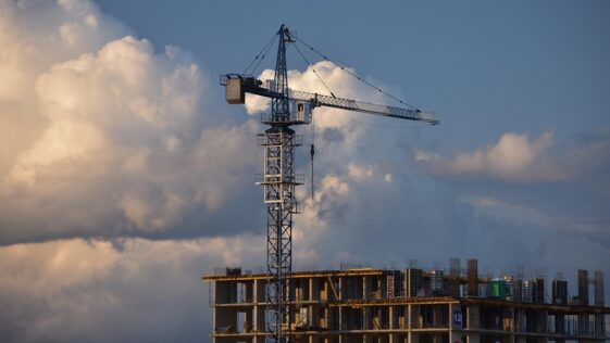 US 30-Year Mortgage Rates Dip to 6.27%, Offering Relief Amid Economic Uncertainty