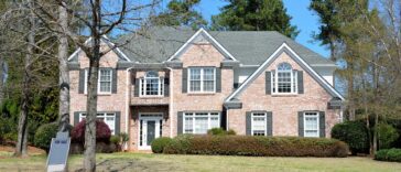 US Mortgage Rates Decline, Boosting Homebuilder Sentiment: