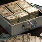 US Regional Banks Under Investor Scrutiny Amid Credit Concerns: